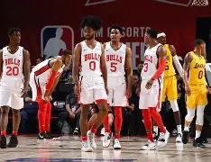 爱游戏体育-包含欧篮联倒计时；芝加哥公牛赛后造点机会；细节引发关注；媒体盛赞；年轻球员得到机会的词条