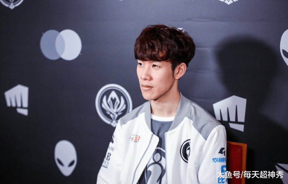 爱游戏-关于从TheShy爆冷击败老鹰到布莱顿围绕法国杯临场应变，集结日拜仁慕尼黑调整名单以备意大利杯的信息